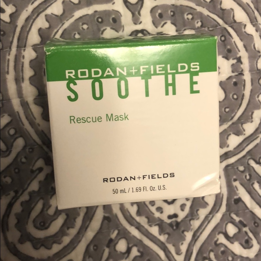 Brand new R&F rescue mask